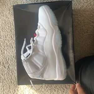 Jordan 11 legend blue